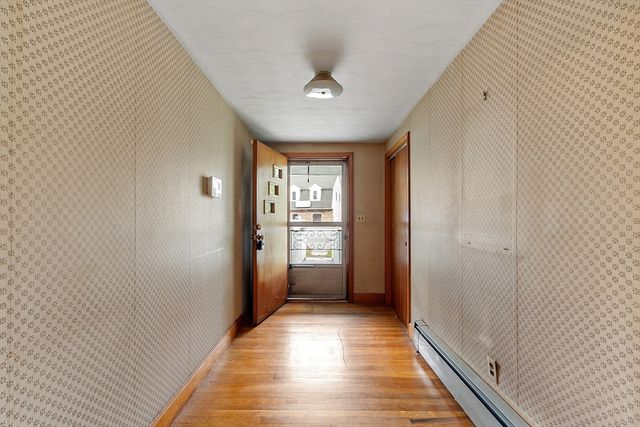 1064 Lakeview Ave, Dracut, MA 01826