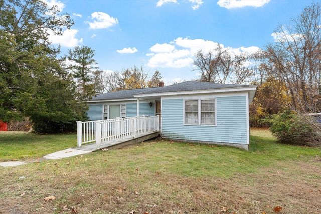 1064 Lakeview Ave, Dracut, MA 01826