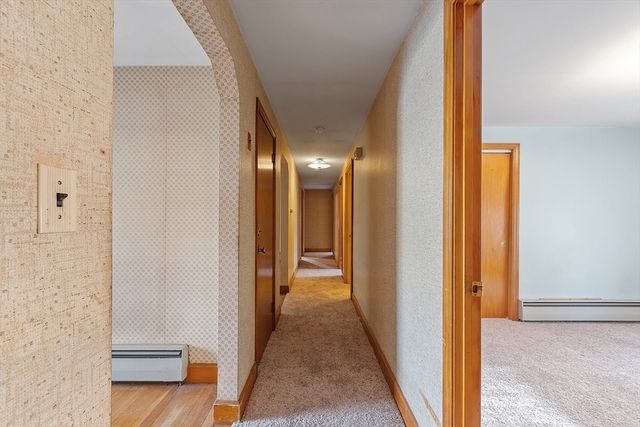 1064 Lakeview Ave, Dracut, MA 01826