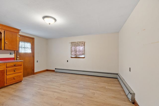 1064 Lakeview Ave, Dracut, MA 01826