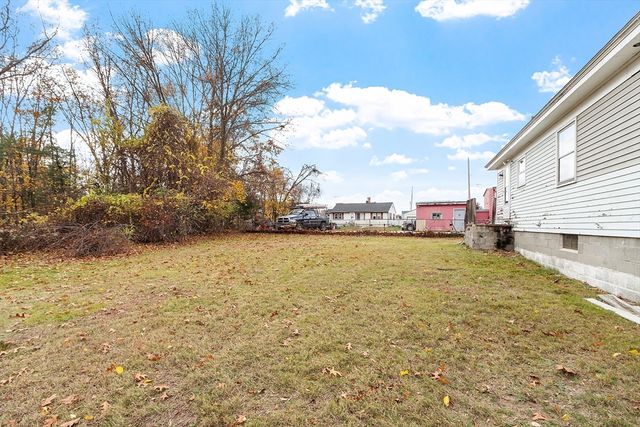 1064 Lakeview Ave, Dracut, MA 01826