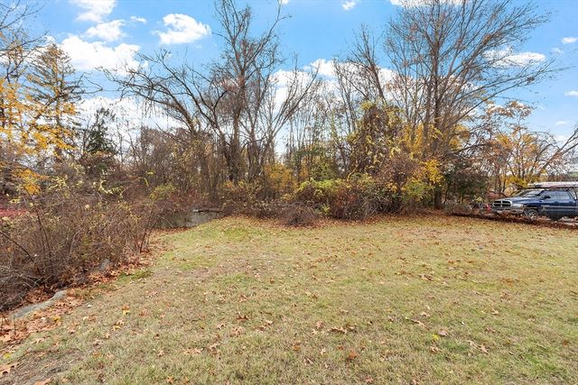 1064 Lakeview Ave, Dracut, MA 01826
