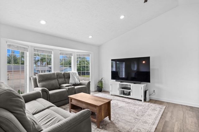 11016 E 5th Ct, Spokane Valley, WA 99206