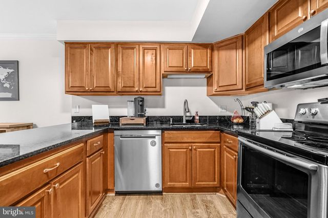 227 FINCHINGFIELD CT, Sterling, VA 20165