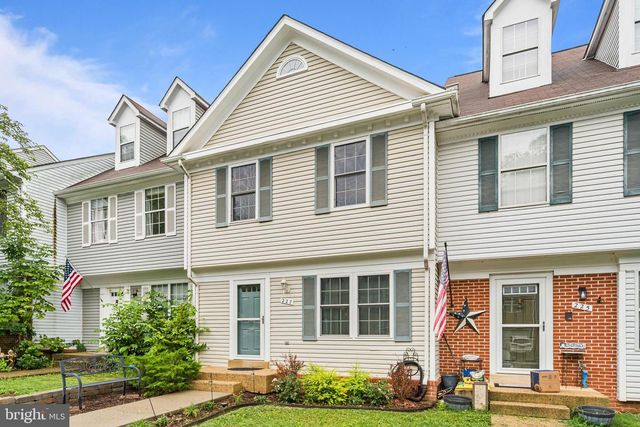 227 FINCHINGFIELD CT, Sterling, VA 20165