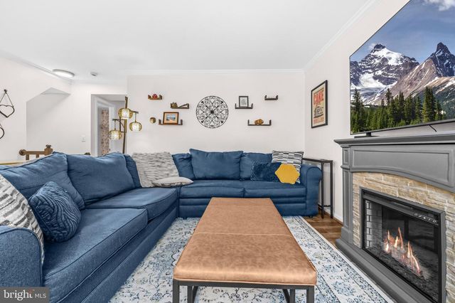 227 FINCHINGFIELD CT, Sterling, VA 20165