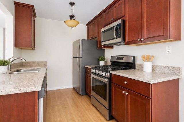 717 Whitesail Drive 717, Schaumburg, IL 60194