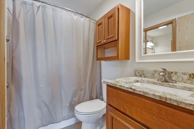 717 Whitesail Drive 717, Schaumburg, IL 60194