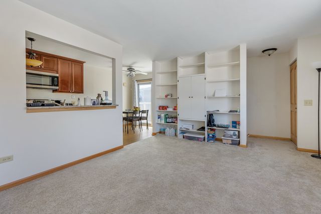 717 Whitesail Drive 717, Schaumburg, IL 60194