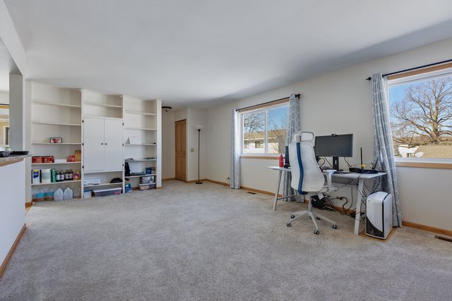 717 Whitesail Drive 717, Schaumburg, IL 60194