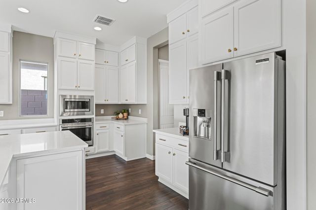 18331 W CLINTON Street, Surprise, AZ 85388