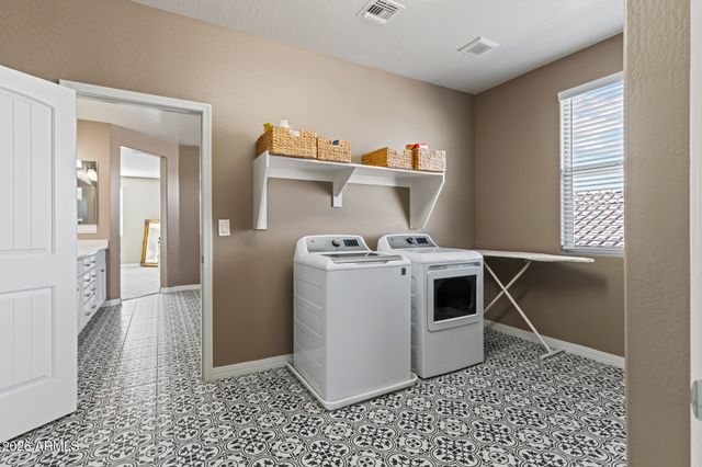 18331 W CLINTON Street, Surprise, AZ 85388