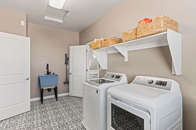 18331 W CLINTON Street, Surprise, AZ 85388