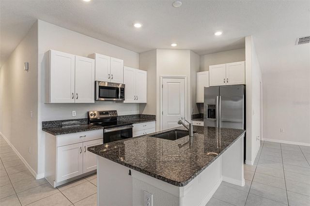 6523 BAR S BAR TRAIL, Zephyrhills, FL 33541