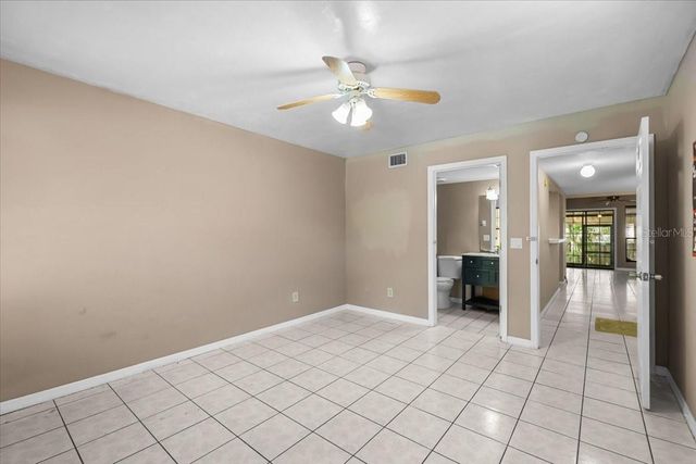 5864 SW 8TH PLACE, Gainesville, FL 32607