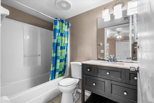 5864 SW 8TH PLACE, Gainesville, FL 32607