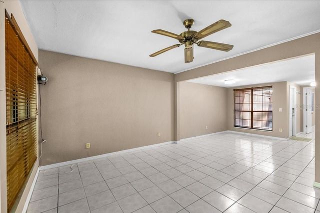 5864 SW 8TH PLACE, Gainesville, FL 32607