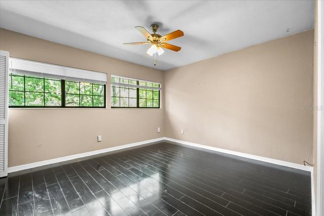 5864 SW 8TH PLACE, Gainesville, FL 32607