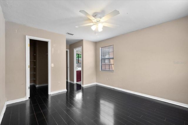 5864 SW 8TH PLACE, Gainesville, FL 32607