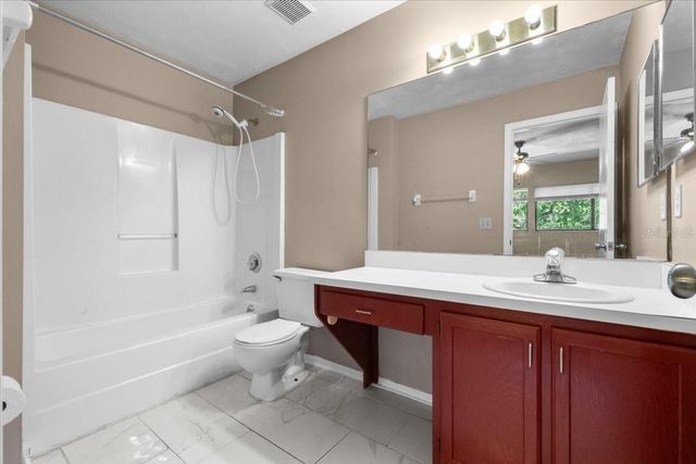 5864 SW 8TH PLACE, Gainesville, FL 32607