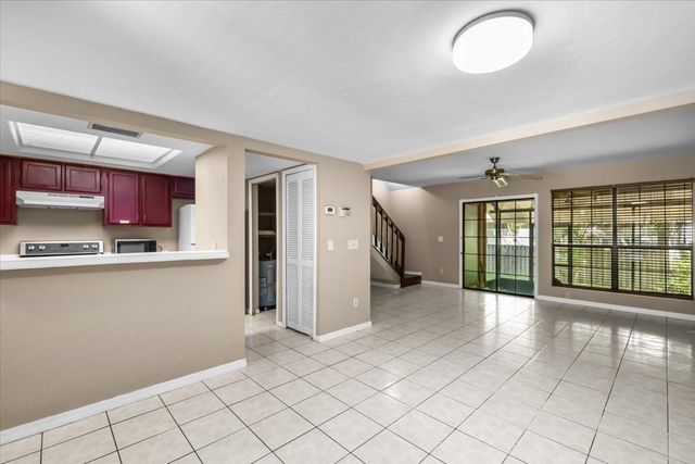 5864 SW 8TH PLACE, Gainesville, FL 32607