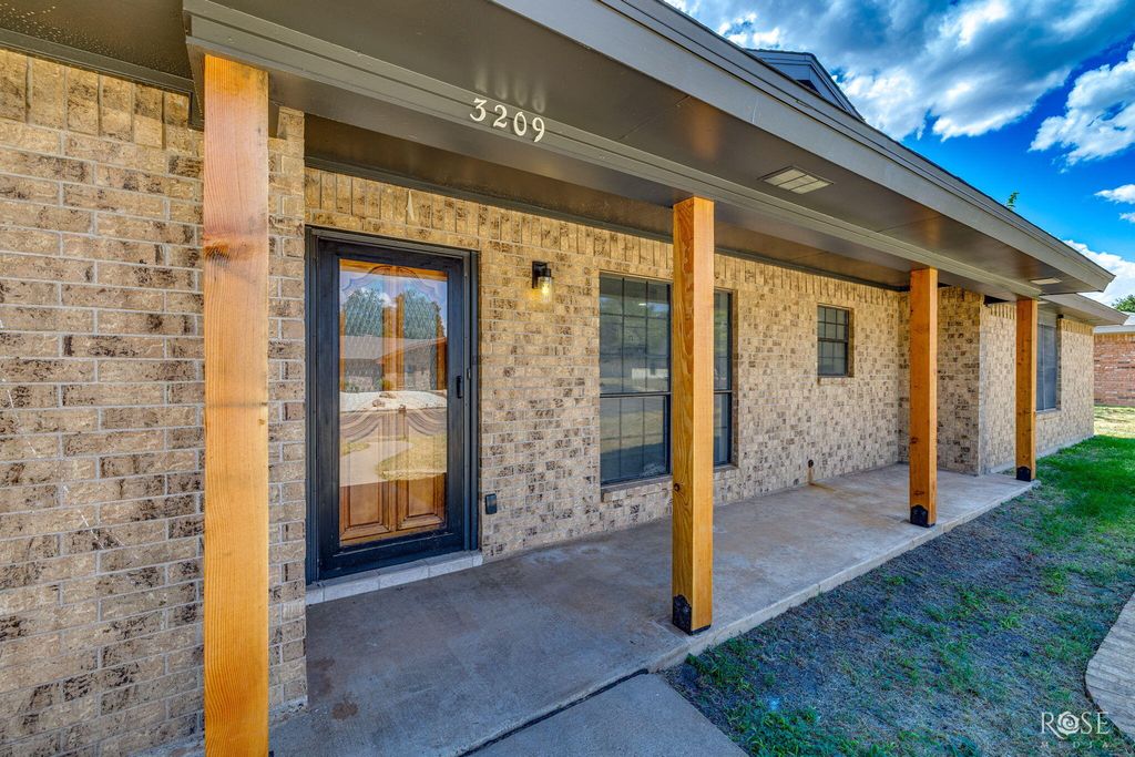 Image 6 of property listing at 3209 Alta Vista Lane, San Angelo, TX 76904