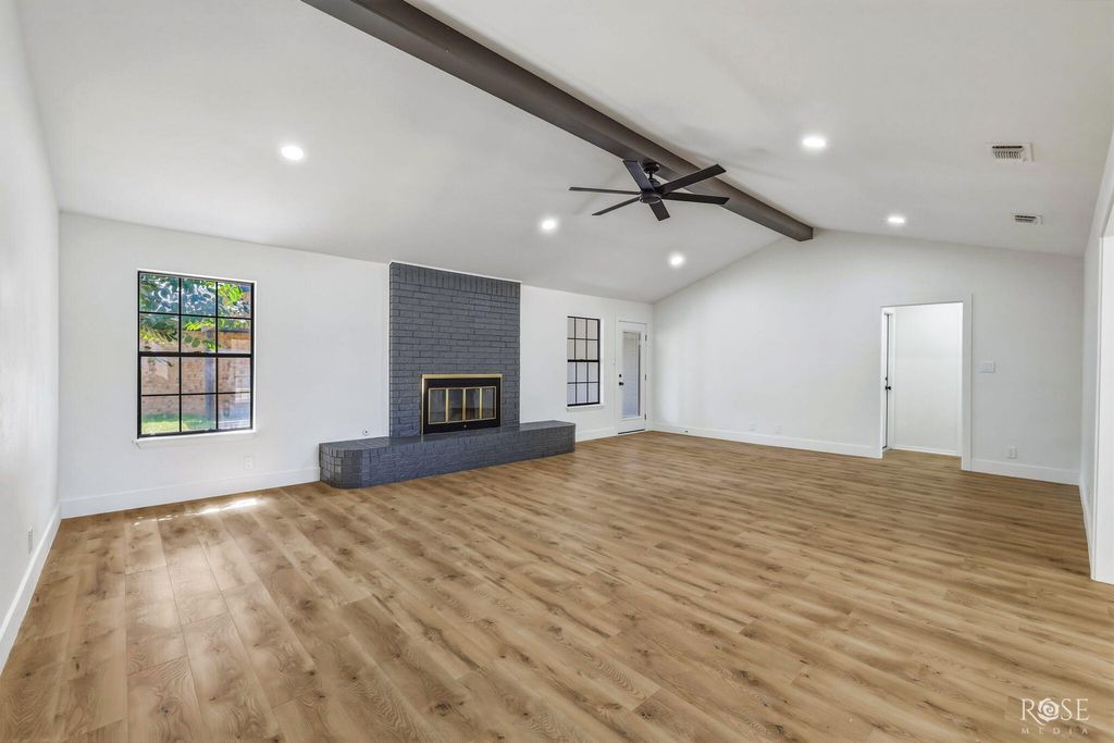 Image 8 of property listing at 3209 Alta Vista Lane, San Angelo, TX 76904