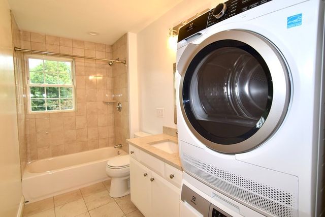 98 Dean Street 2, Norwood, MA 02062