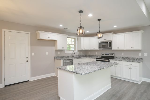 1229 Berwick Trl, Madison, TN 37115