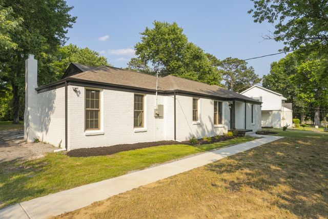 1229 Berwick Trl, Madison, TN 37115