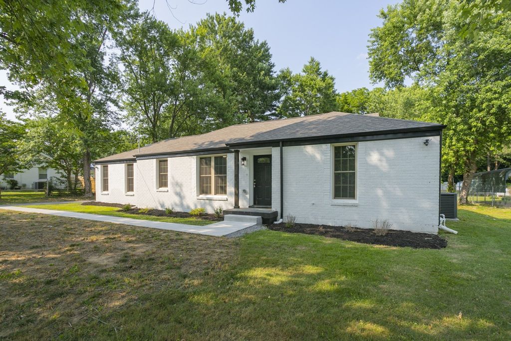 1229 Berwick Trl, Madison, TN 37115