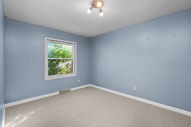 301 30th Avenue W, Milan, IL 61264