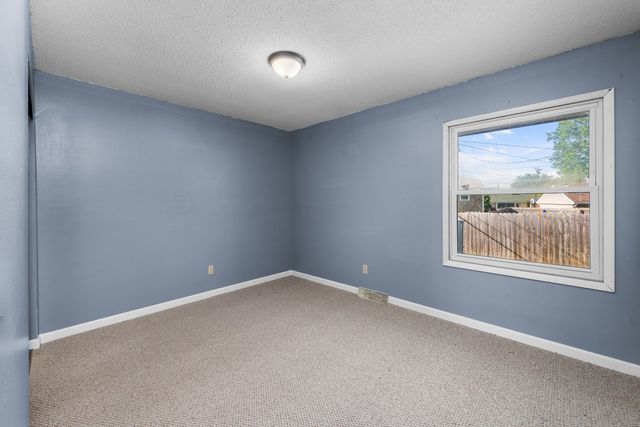 301 30th Avenue W, Milan, IL 61264