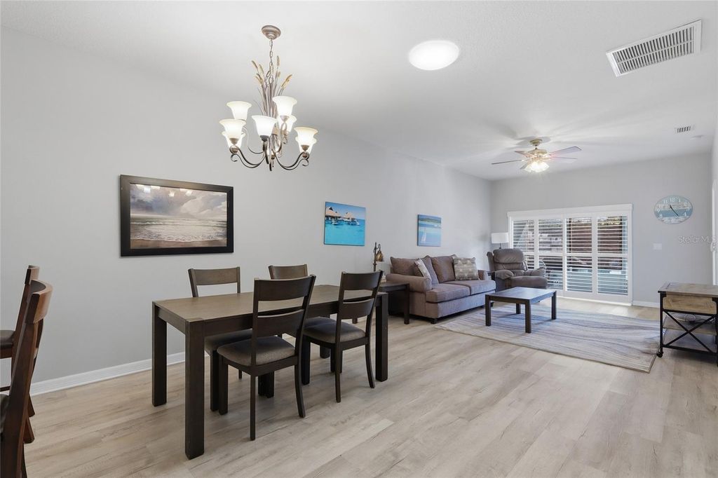 Image 7 of property listing at 2711 73RD COURT W 115, Bradenton, FL 34209