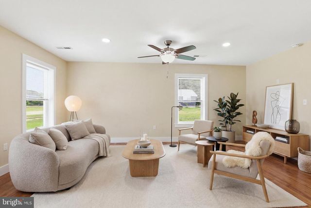 16 S RAILROAD AVE, Greenwood, DE 19950