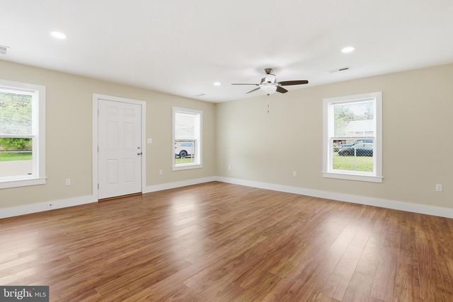 16 S RAILROAD AVE, Greenwood, DE 19950