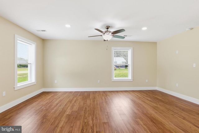 16 S RAILROAD AVE, Greenwood, DE 19950