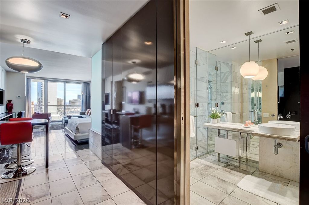 Image 2 of property listing at 4381 West Flamingo Road 1218, Las Vegas, NV 89103