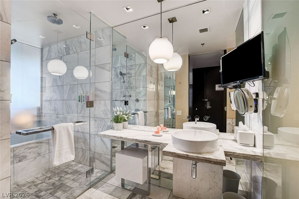 Image 4 of property listing at 4381 West Flamingo Road 1218, Las Vegas, NV 89103