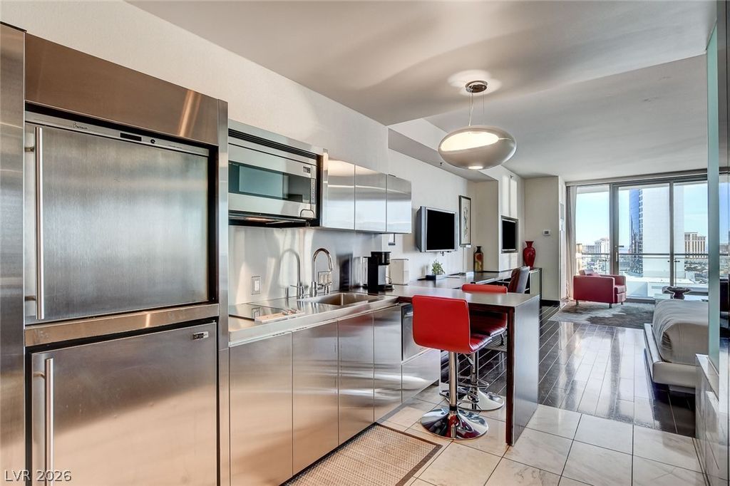 Image 8 of property listing at 4381 West Flamingo Road 1218, Las Vegas, NV 89103