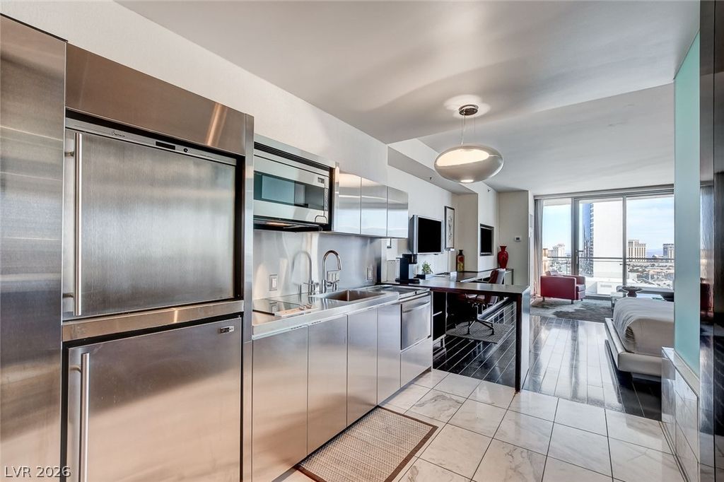 Image 9 of property listing at 4381 West Flamingo Road 1218, Las Vegas, NV 89103