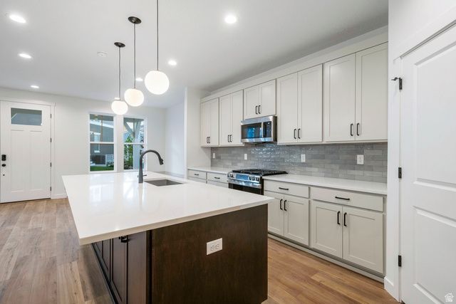 7027 W LAKE AVE, South Jordan, UT 84009