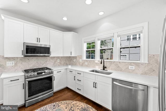 4165 JEREMY GRV, Fairfax, VA 22030