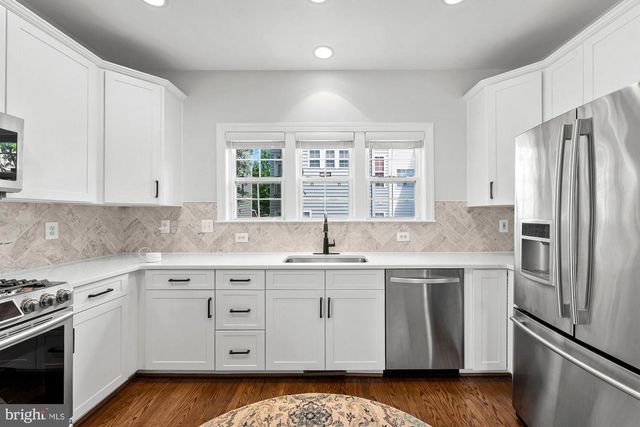 4165 JEREMY GRV, Fairfax, VA 22030