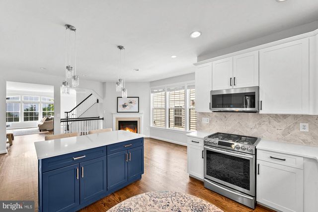 4165 JEREMY GRV, Fairfax, VA 22030