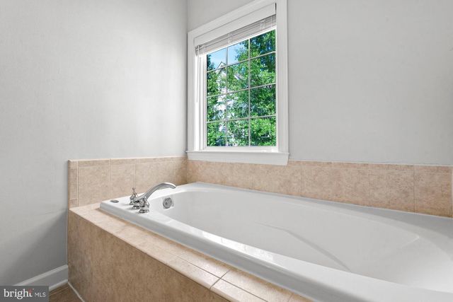 4165 JEREMY GRV, Fairfax, VA 22030