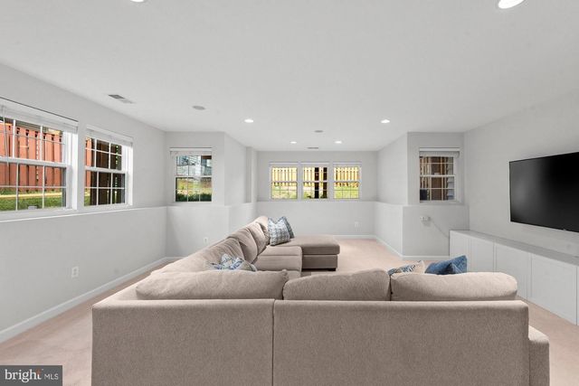 4165 JEREMY GRV, Fairfax, VA 22030