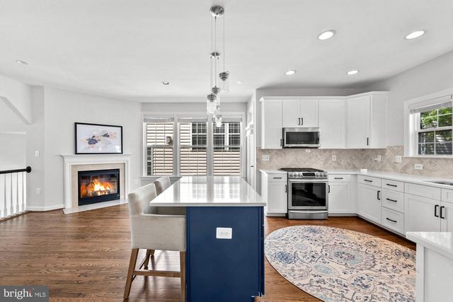 4165 JEREMY GRV, Fairfax, VA 22030