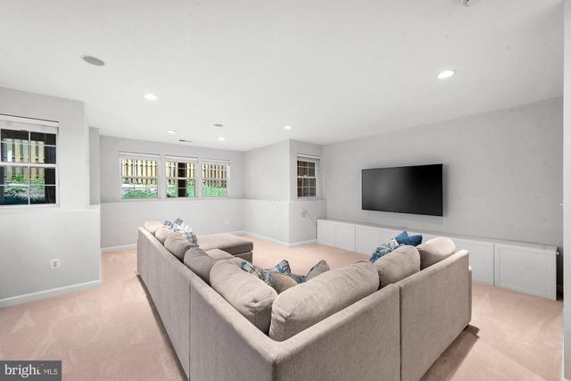 4165 JEREMY GRV, Fairfax, VA 22030