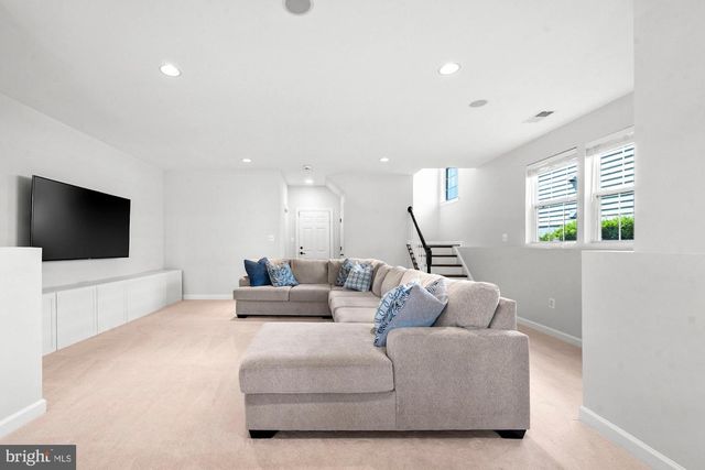 4165 JEREMY GRV, Fairfax, VA 22030